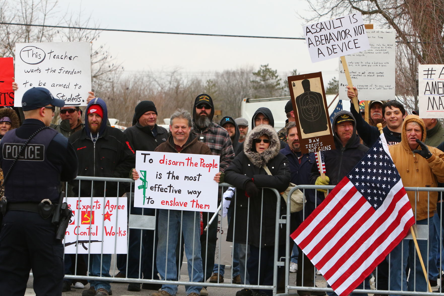Gallery: March for Our Lives counterprotesters in Valparaiso